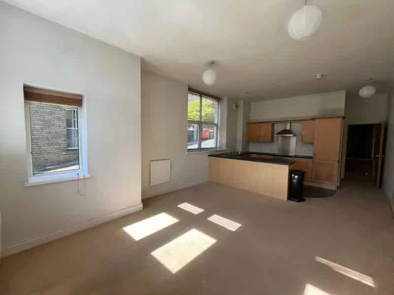 2 Bedroom Flat to Rent Todmorden Town Centre Close to Station