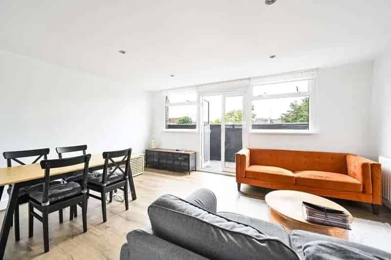 3 Bed Flat for Sale in Chelsea