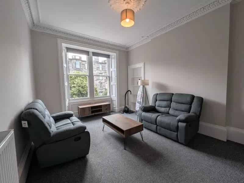 3 Bedroom Apartment to Rent in Edinburgh