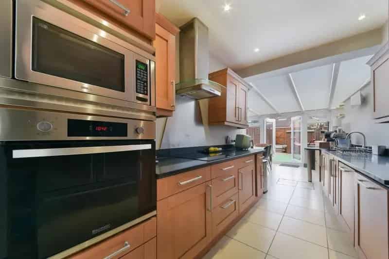 2 Bed 2 Bath Victorian House Wimbledon Town Centre