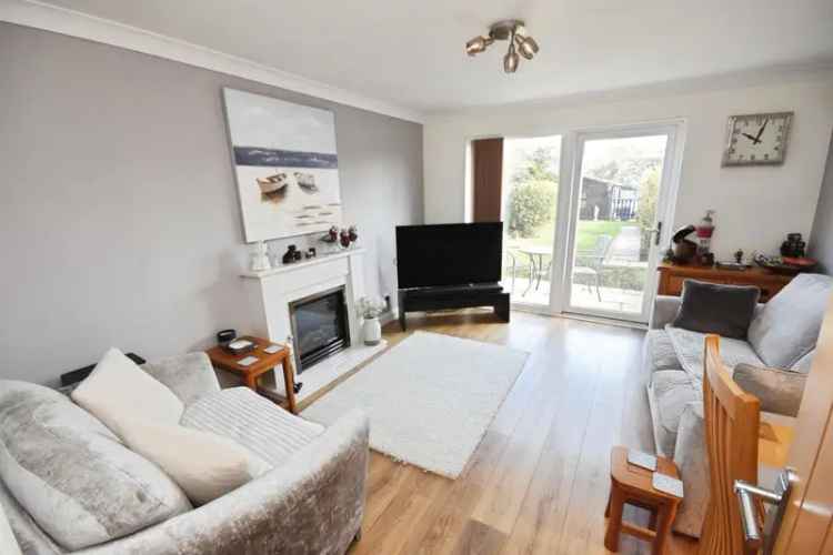 Modern 2-Bed House with Garden Cabin and Driveway