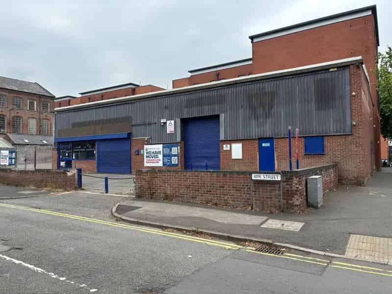 Trade Counter Industrial Unit Nottingham 6510 sq ft