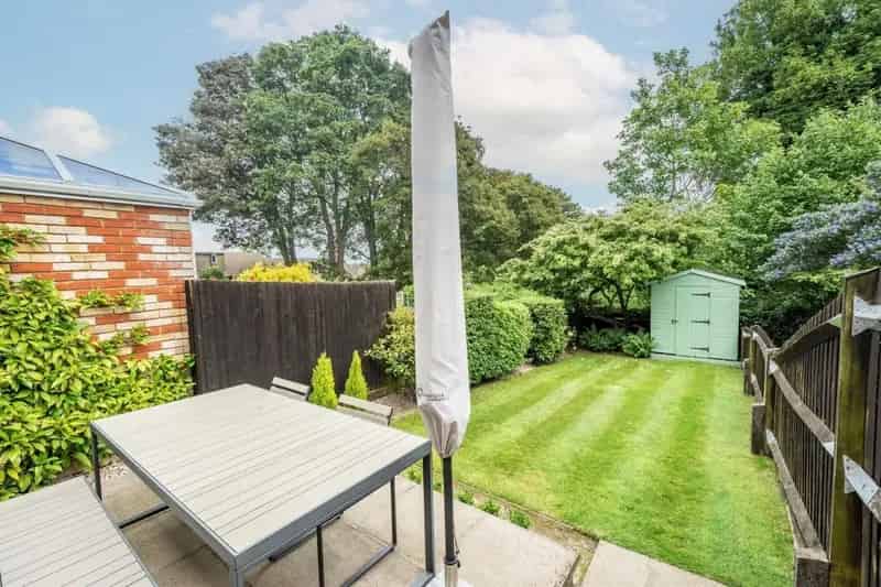 Beautiful Bay Fronted Cottage Near Tring High Street
