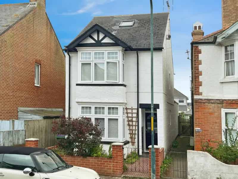 4 bedroom House
 For Sale