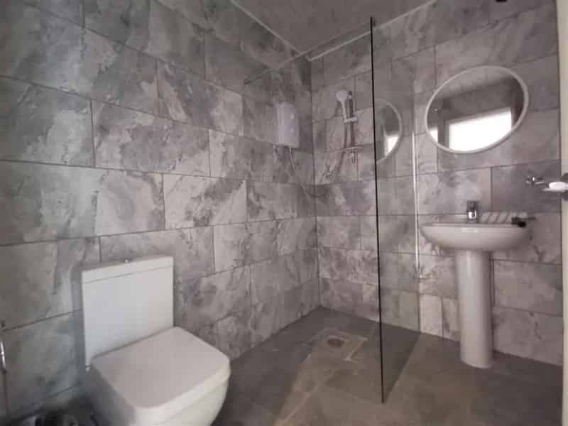 5 Bedroom Semi Detached House Serviced Accommodation Walsall Road