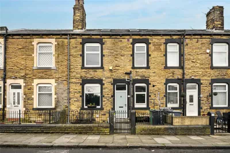 2 Bedroom Terraced House in Morley - Available Now