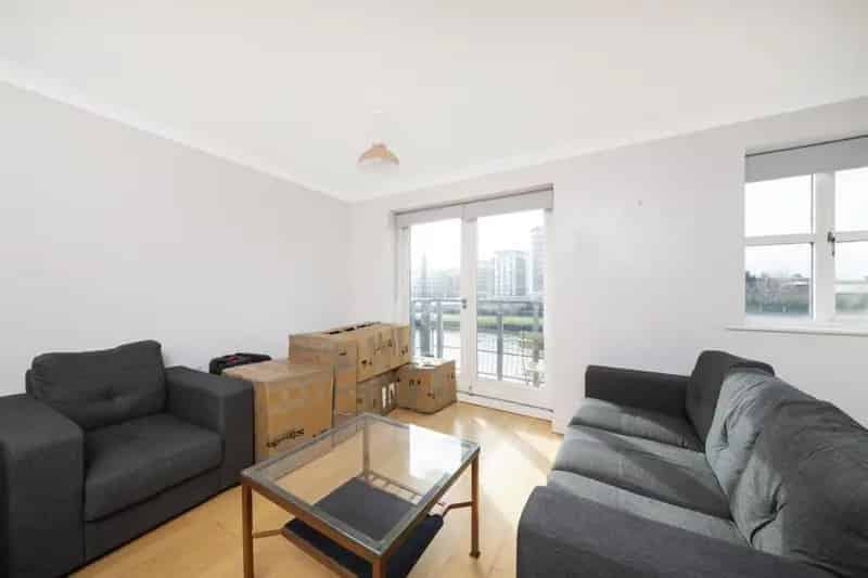 2 Bed Flat for Sale Leeds City Centre Waterfront Views