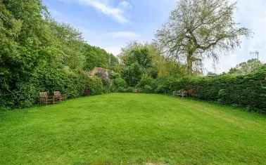 Charming Grade II Listed Thatched Cottage in Kennford Devon