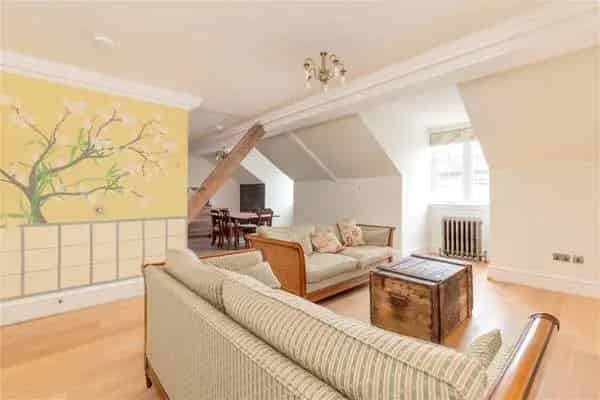 2-Bedroom Apartment in Edinburgh West End