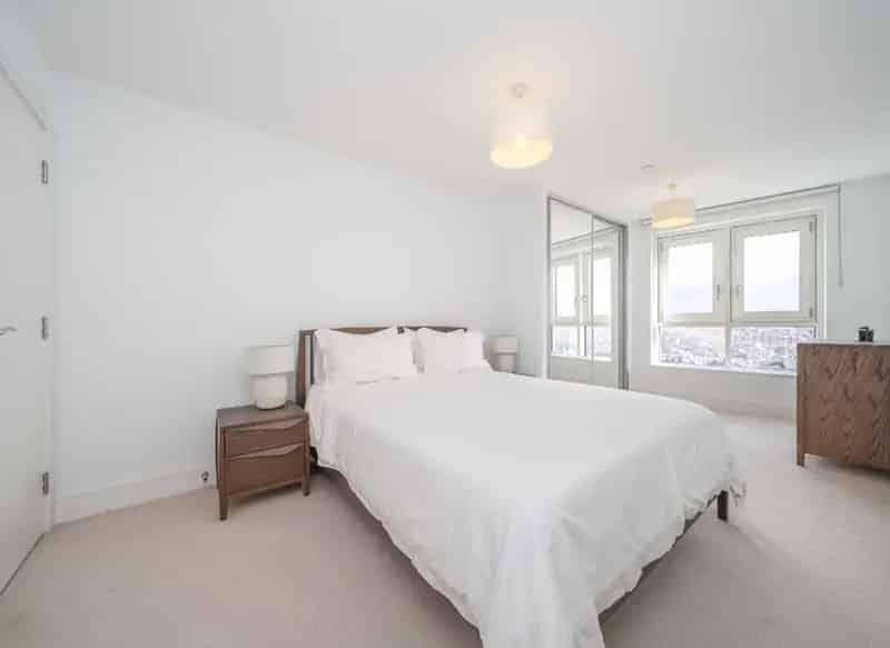 2 Bed 13th Floor Apartment with Terrace - Modern Finish