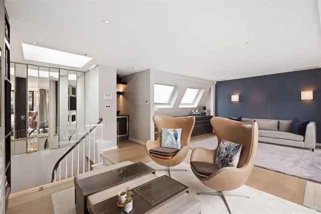 Luxury Mews House for Sale in London SW7