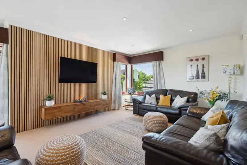 Four-Bedroom Detached Villa in Tullibody