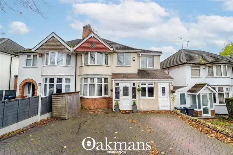 4 bedroom semi-detached house for sale