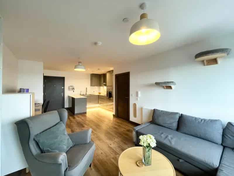 Luxury 1-Bedroom Apartment Victoria Central