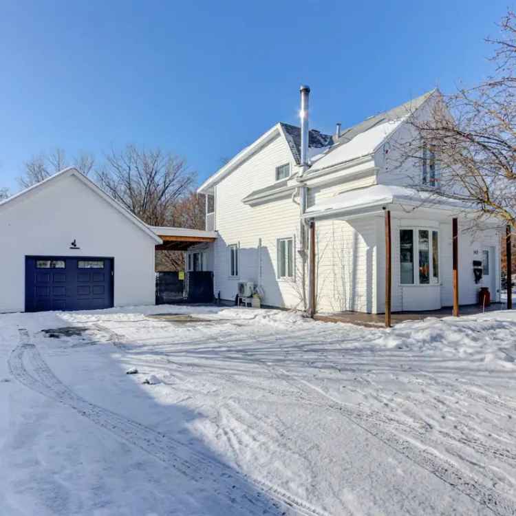 Country Charm Meets Modern Comfort Family Home