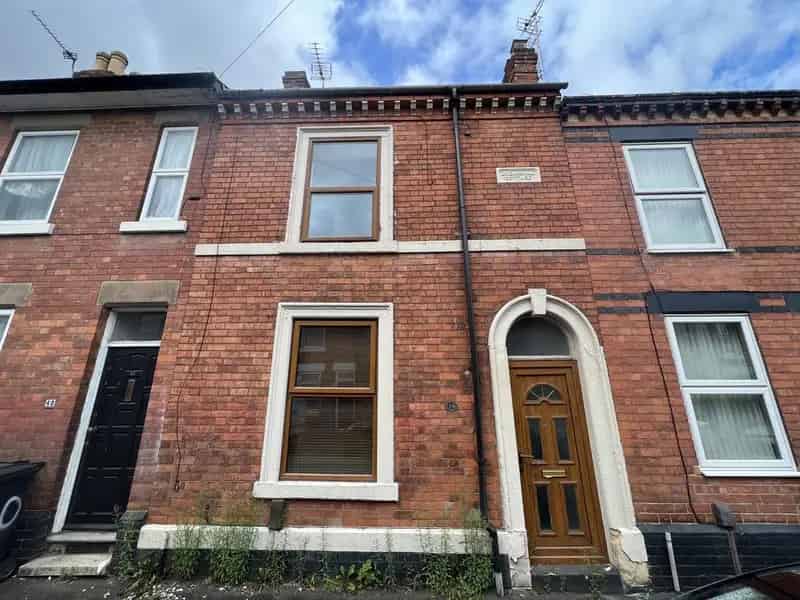 2 Bedroom Terraced House for Sale via Online Auction