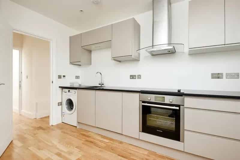 One Bedroom Apartment near Norbiton Station Kingston