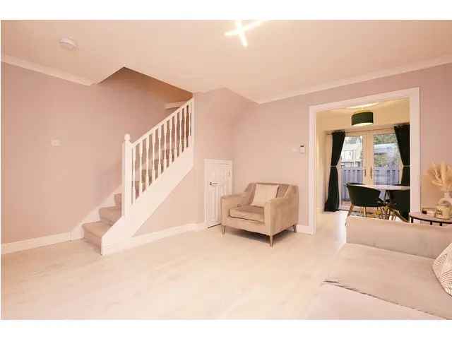 2 bedroom end-terraced house for sale