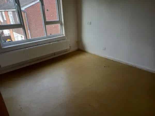 1 Bedroom Flat Near Merry Hill Aldi