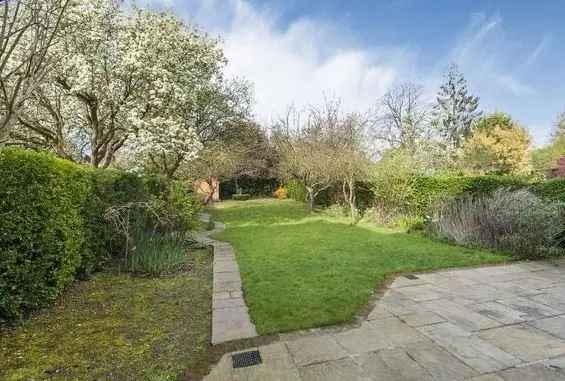 Six Bedroom Detached House for Rent in Hampstead N2