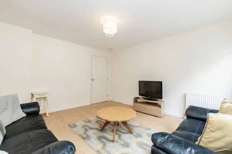 Two Bedroom Apartment Near Aberdeen City Centre
