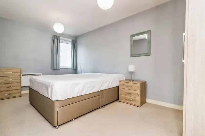 2 Bed Flat to Rent Salford Quays Secure Parking