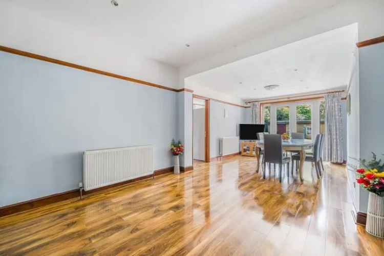 House For Sale in London, England