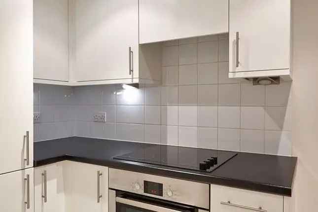 Flat to rent in Pelham Court, Fulham Road, London SW3