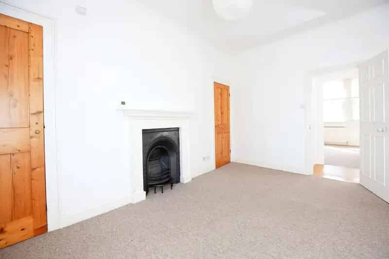 One Bedroom Flat Near City Centre Zero Deposit Available