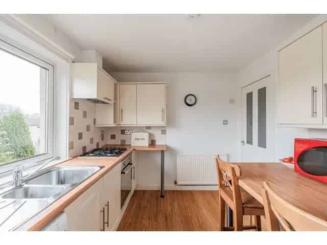 3 Bedroom Flat for Sale near Clermiston