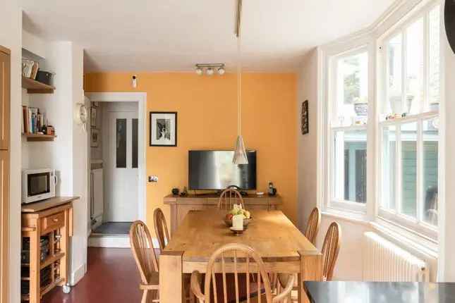 Townhouse for Sale in New Cross SE14