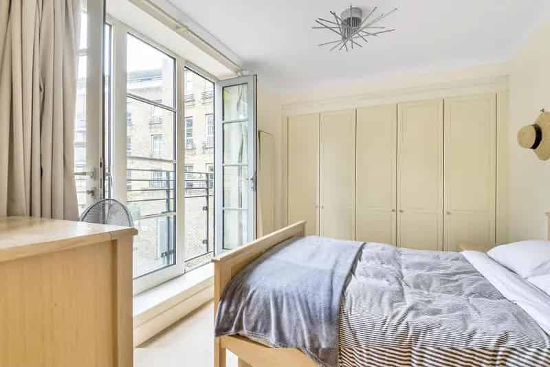 Spacious 1-Bed Flat in Gated Development