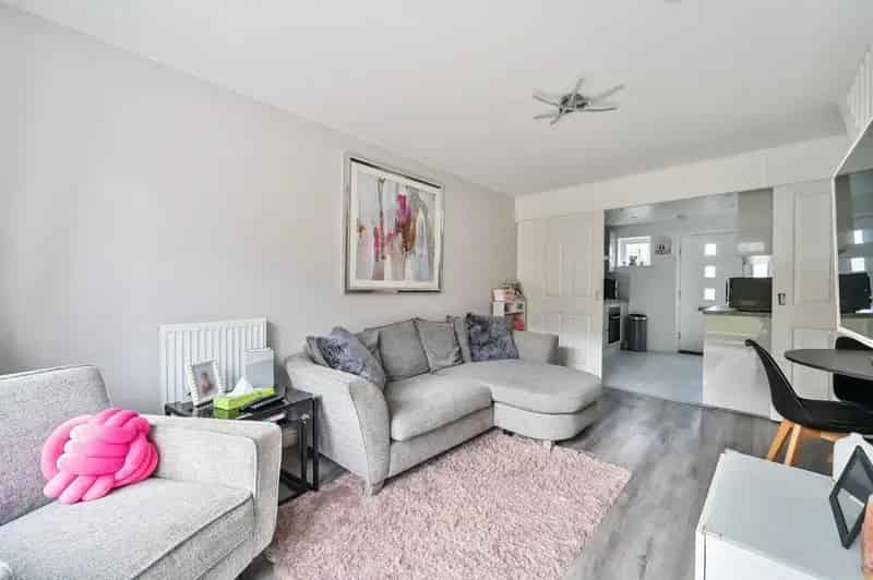 2 Bed End Terrace House for Sale in Marnel Park Basingstoke
