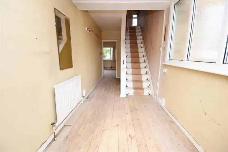 3 Bed Semi-Detached House Requiring Modernisation