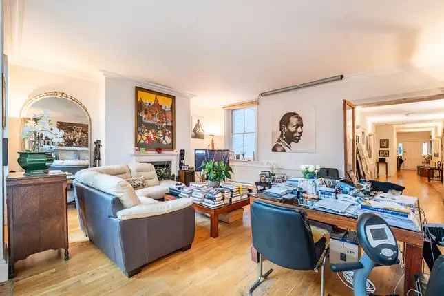 Flat for sale in Redcliffe Square, London SW10