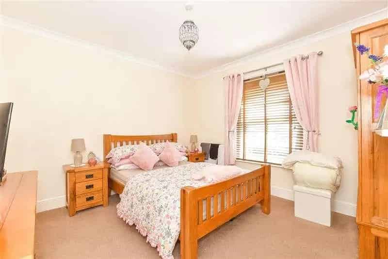 3 Bed End Terrace House for Sale