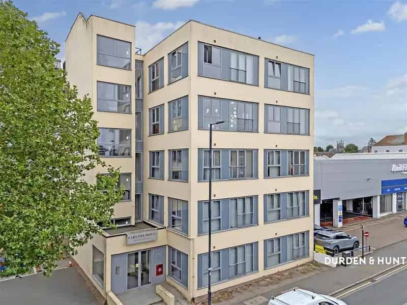 1 Bedroom Apartment to Rent - Modern - Excellent Transport Links