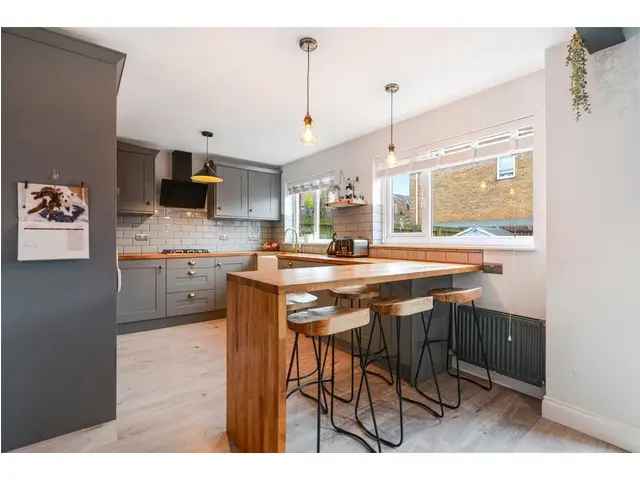 4 Bedroom Detached House for Sale in Muirside Tullibody