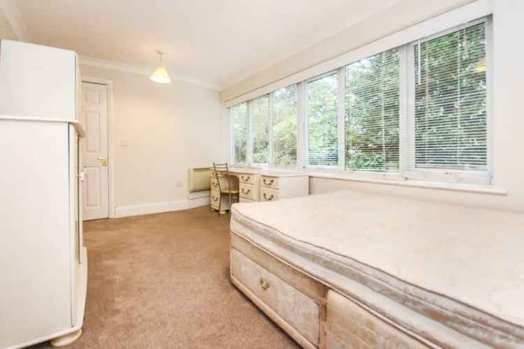 5 Bedroom Detached Student House Near Winton University