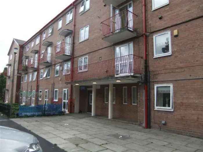 1 Bed Flat Town Centre