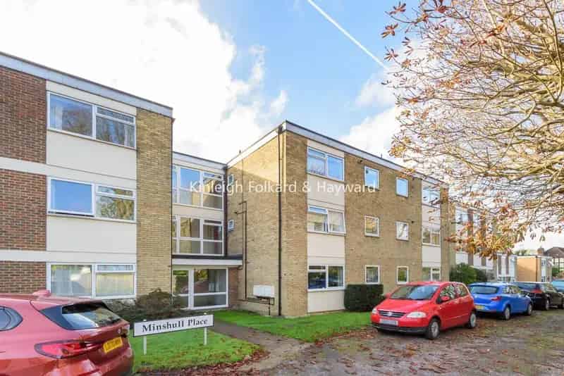 Three Bedroom Flat Beckenham South Facing Balcony Garage August 1st