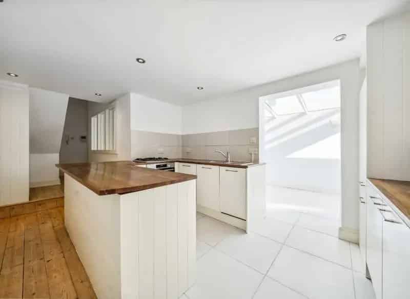 Spacious 2-Bed Garden Flat Near 1000 Sq Ft Chain Free