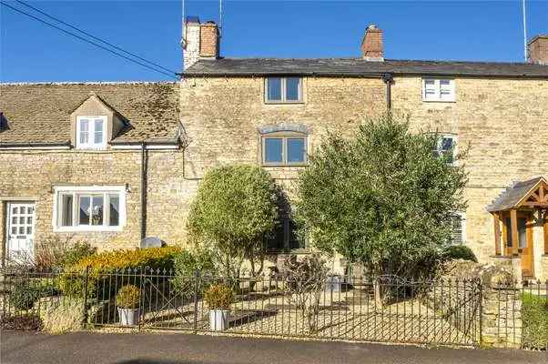 Charming Period Cottage in Over Norton Oxfordshire