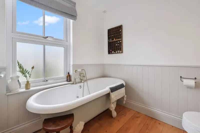 4 Bed House for Sale in Charming Village