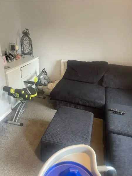 Flat For Rent in Saltash, England