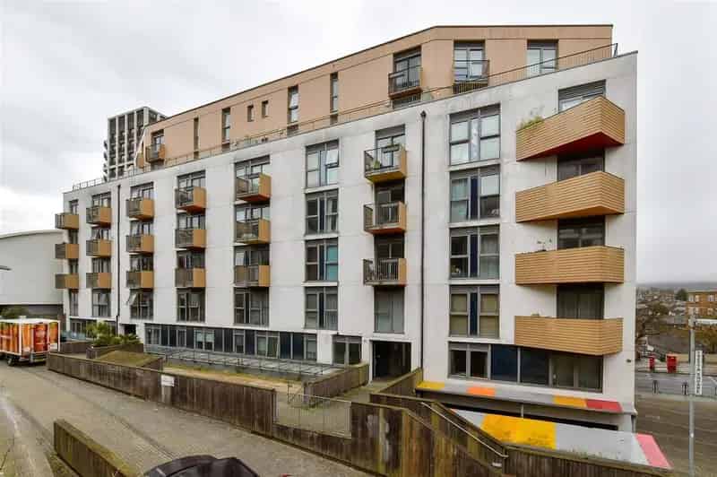2 Bedroom Flat for Sale