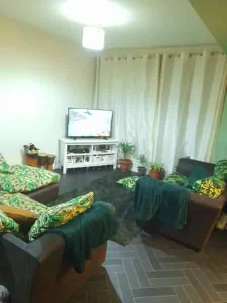 Ground Floor 2 Double Bed Home with Private Parking and Garden