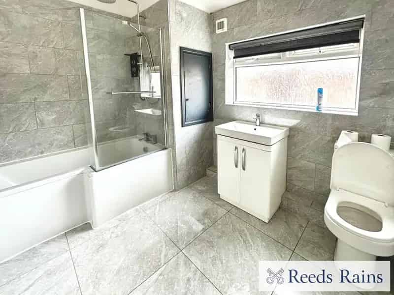 2 bedroom Mid Terrace House to rent, Salford, Greater Manchester, M5