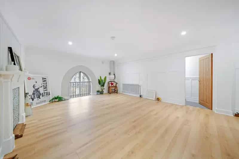 Flat near Penge East and West Stations South East London