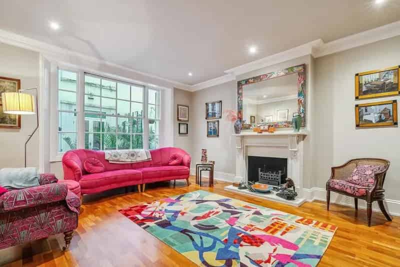 Elegant 3-Bedroom Westbourne Terrace Home